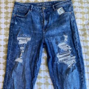 American Eagle mom Jean